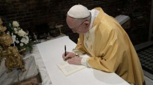 PapaFrancisco_FirmaLoreto_25032019_VaticanMedia