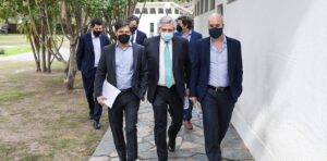 el-presidente-alberto-fernanez-camina___u9eSif71R_1256x620__1