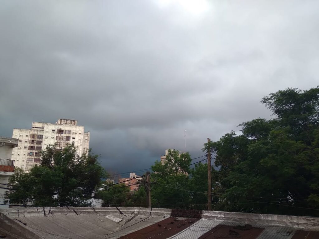 1634944806_Alerta-amarilla-por-tormentas-en-toda-la-provincia-Titulares