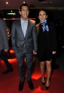 tevez-y-vanesa-2-707x1024