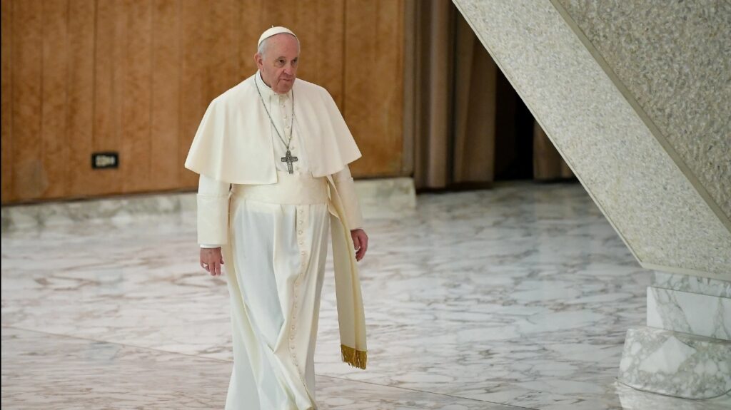 Sorprende-visita-del-Papa-Francisco-a-embajada-de-Rusia-en-el-Vaticano-