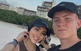 COLO BARCO Y SU NOVIA