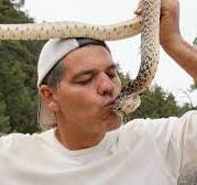 hombre y 1 piton