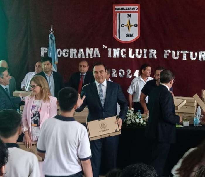 VALDES EN 1 ESCUELA INICIO