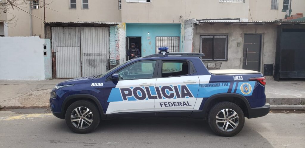 ministerio_de_seguridad_de_la_nacion_en_rosario_12_allanamientos_y_detencion_de_10_personas_6