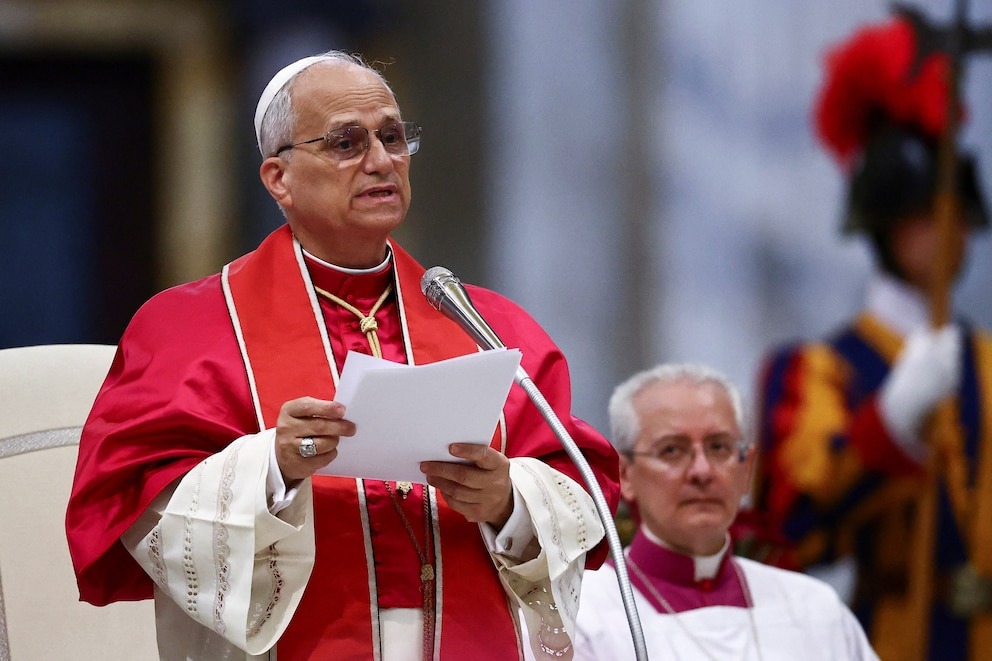 El-Papa-Leon-XIV-foto-REUTERS-Vincenzo-Livieri