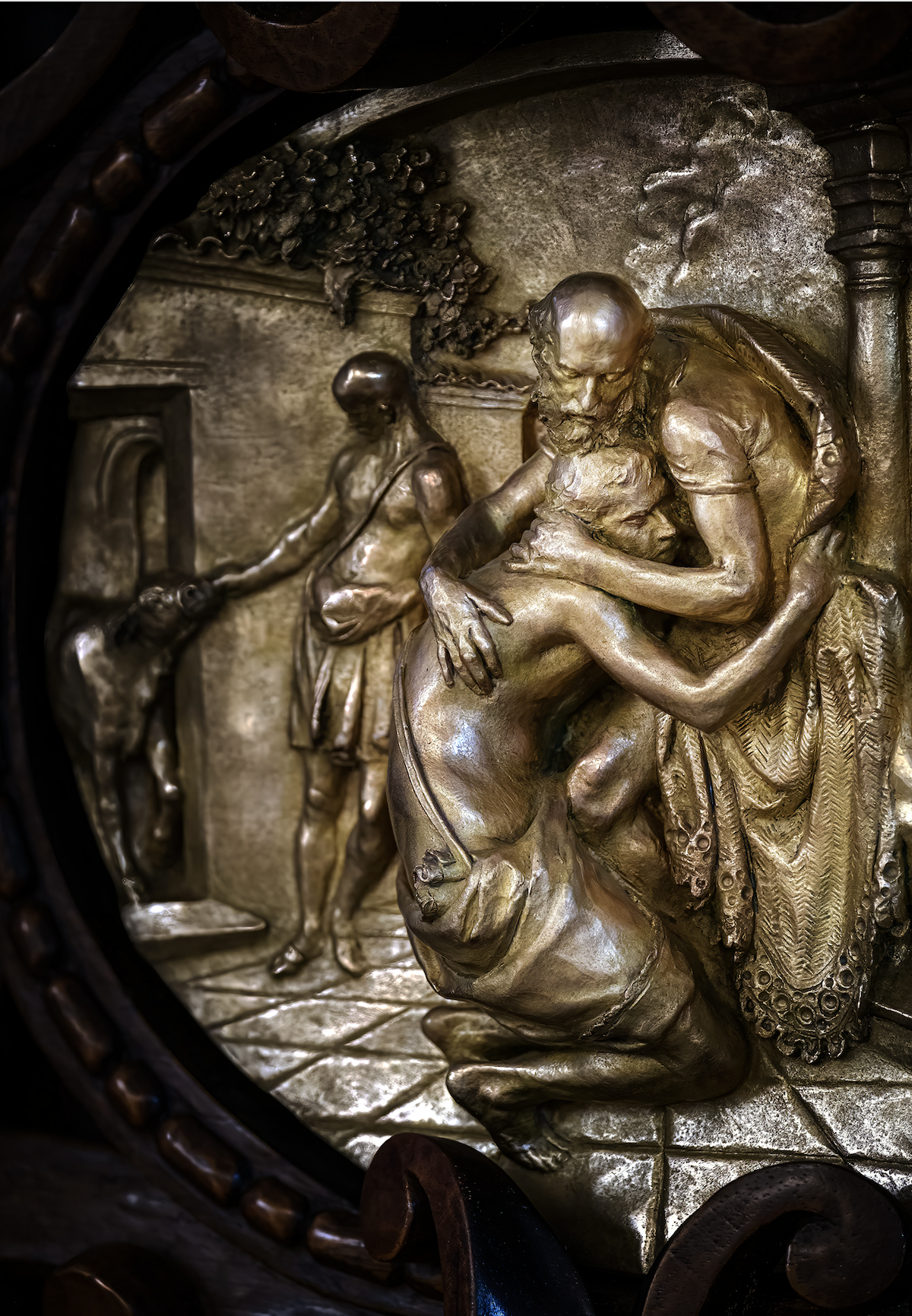 Relieve en bronce del Hijo pródigo, conjunto para el Santísimo. Cristo del Perdón, Málaga. Crédito: José María Ruiz Montes