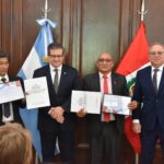 Braillard Poccard encabezó el acto por el 205° aniversario de la Independencia del Perú